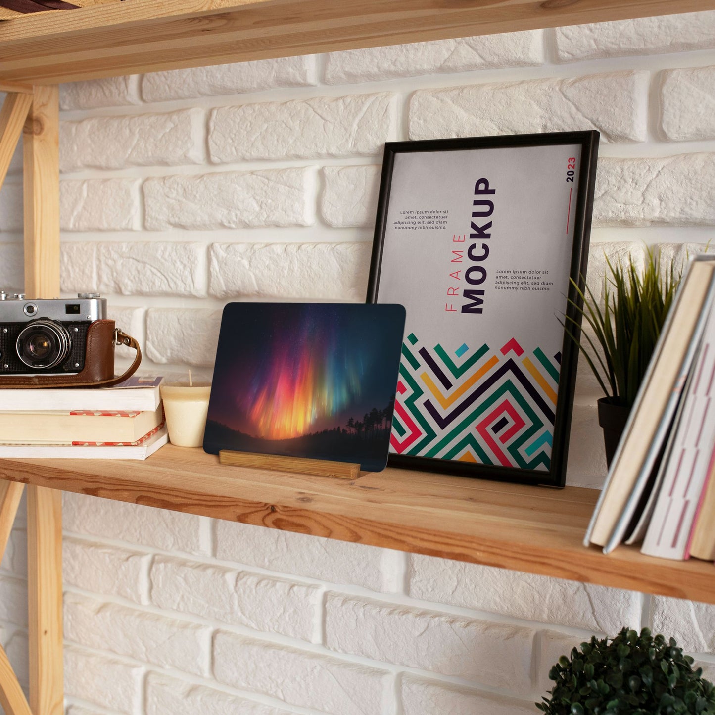 Aurora Nightscape Metal Photo Display – Horizontal Aluminum Print with Wooden Stand for Desk & Home Decor