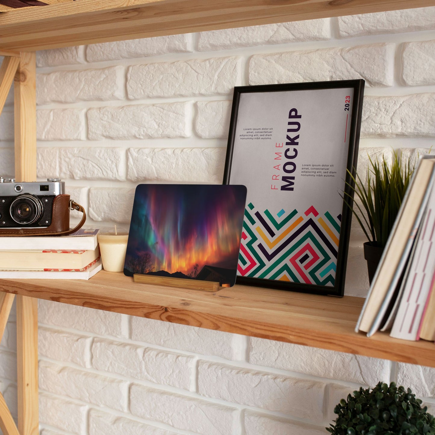 Aurora Borealis Metal Photo Display – Horizontal Aluminum Artwork with Wooden Stand, Night Sky Table Decor