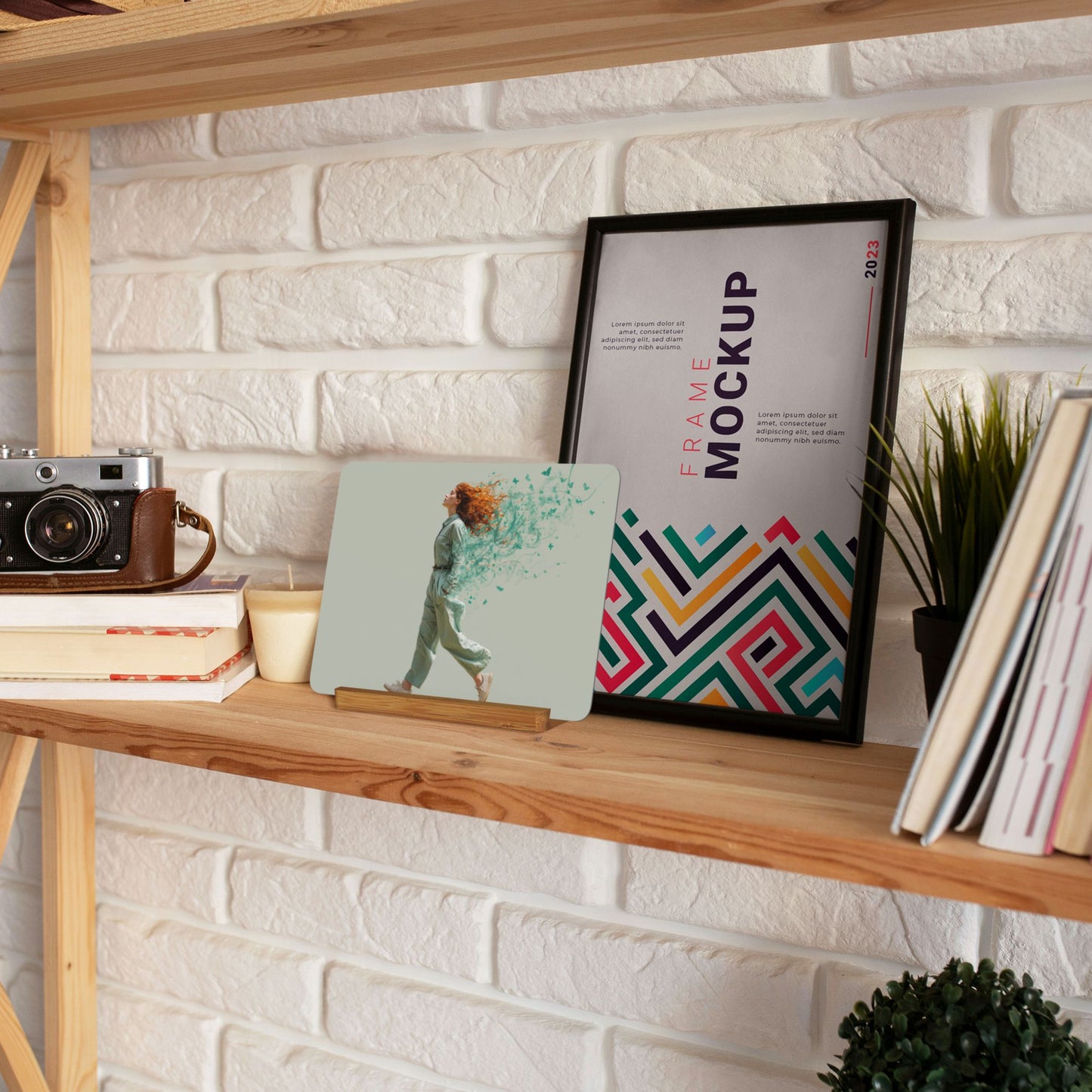 Artistic Female Figure Metal Photo Display – Horizontal Aluminum Print with Wooden Base, Feminine Modern Desk Decor